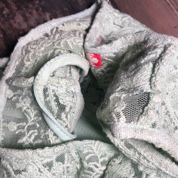 Gorgeous lace trim girls dress - Picture 10 of 10